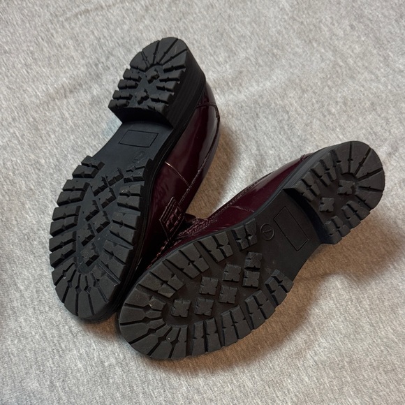 Old Navy Women's Glossy Maroon Loafers - Picture 8 of 9